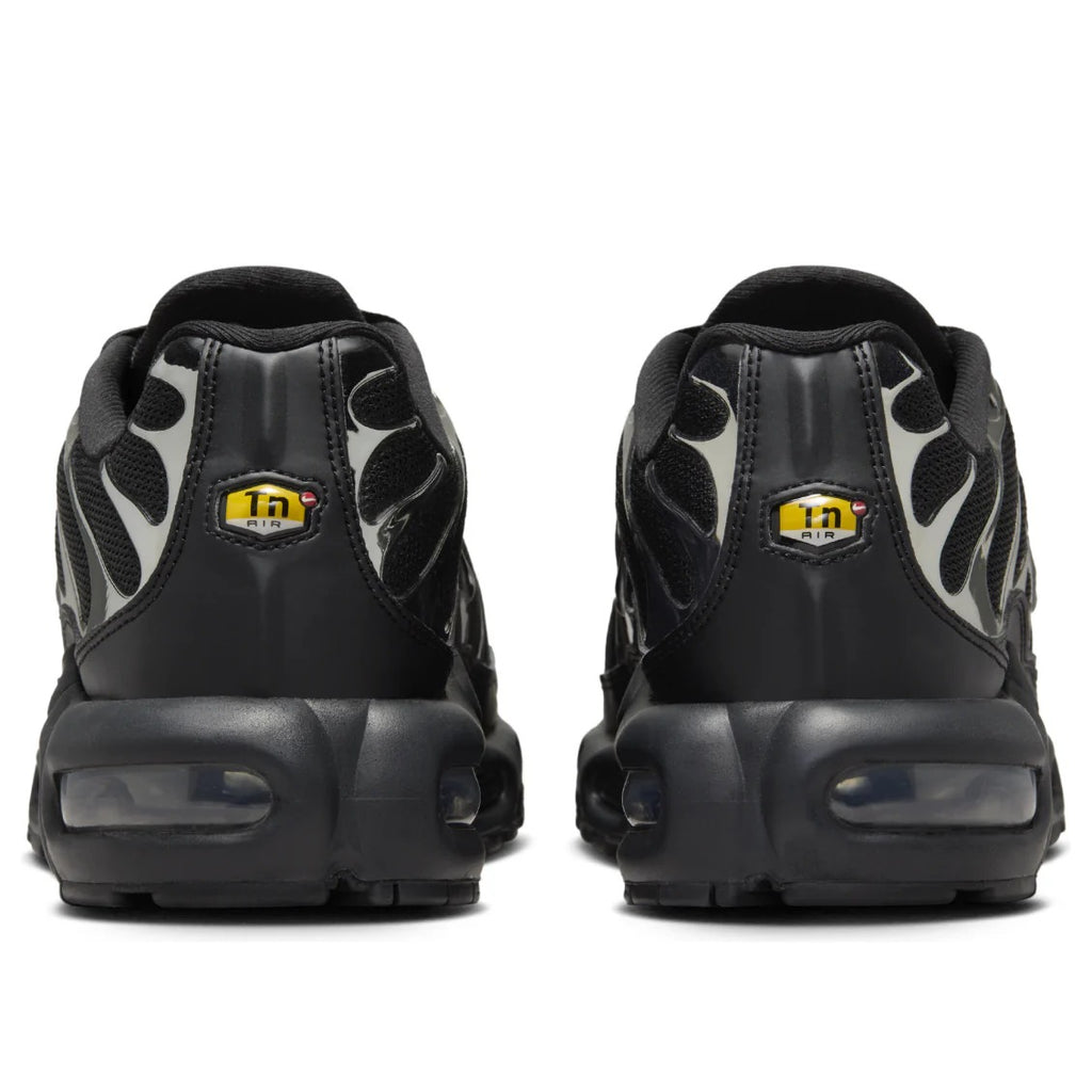 AM Plus SE Running Shoes