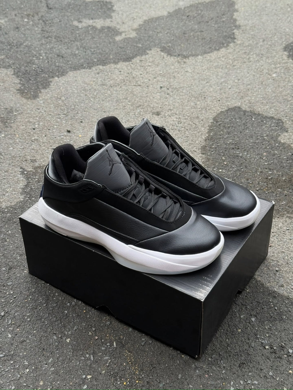 AJ 40 Men's Running Shoes